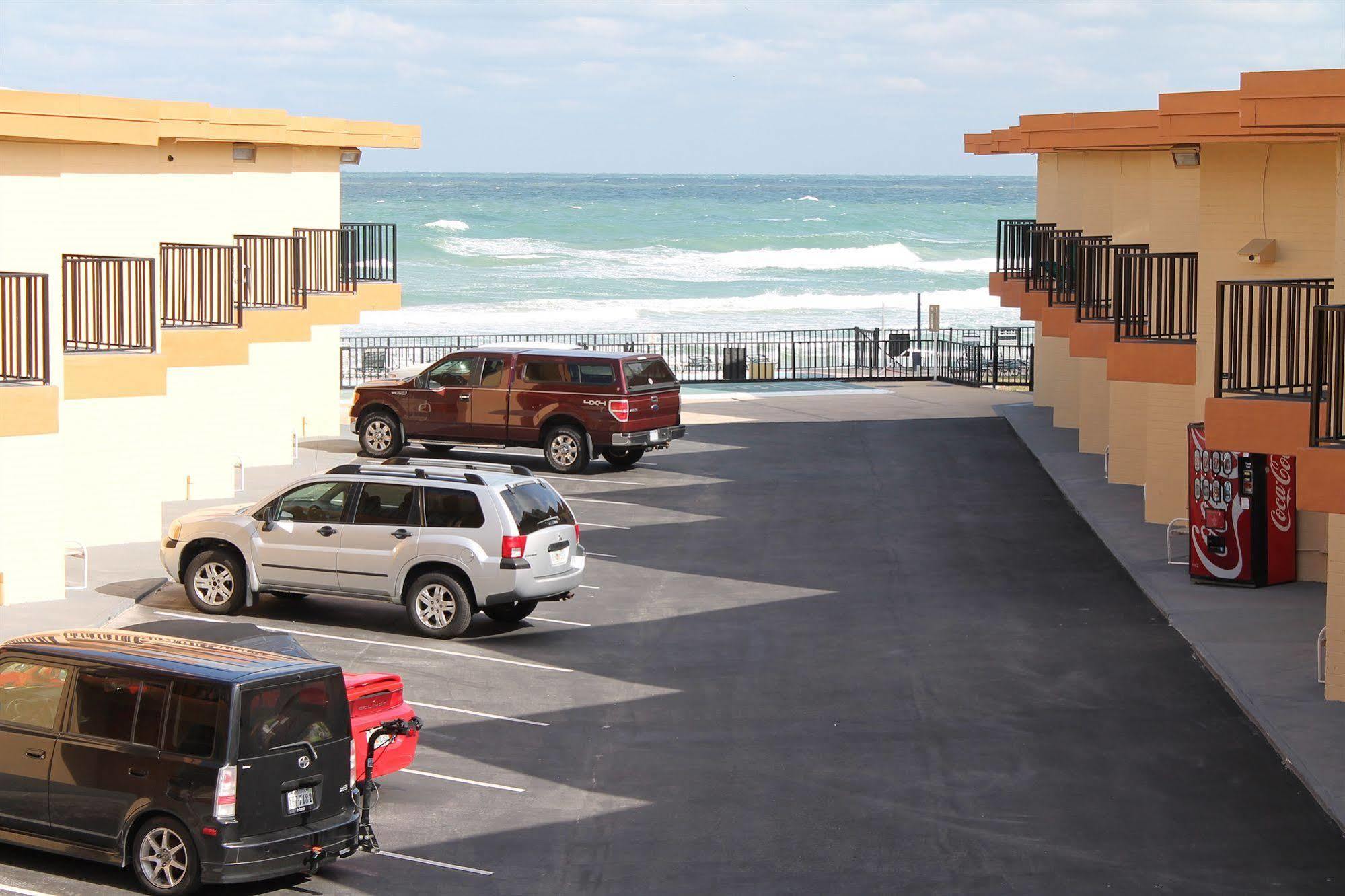 Grand Prix Motel Beach Front Дейтона-Бич Экстерьер фото